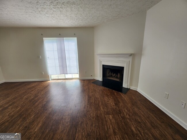 Building Photo - 5960 Batson Ct