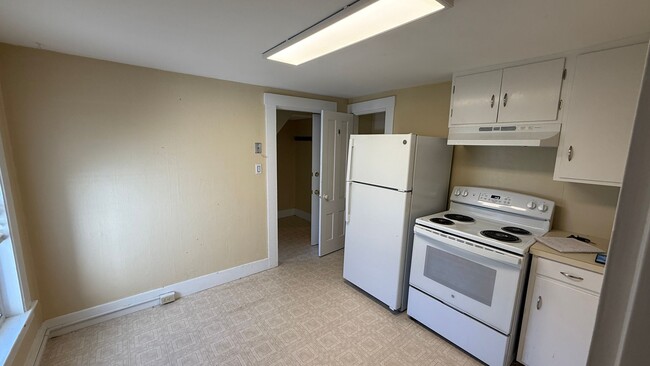 Interior Photo - 50-52 Ham Street