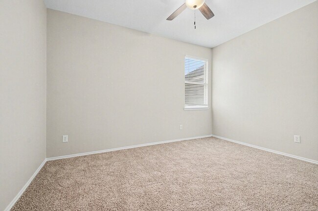 Building Photo - 1550 Charleston Dr