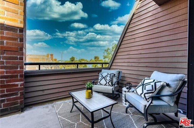 Building Photo - 4555 Alla Rd