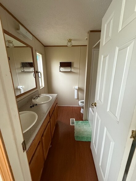 Building Photo - 1014 Lbj Ct