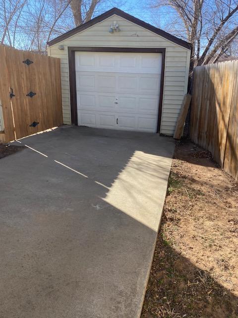 Building Photo - 1663 Hillcrest Dr