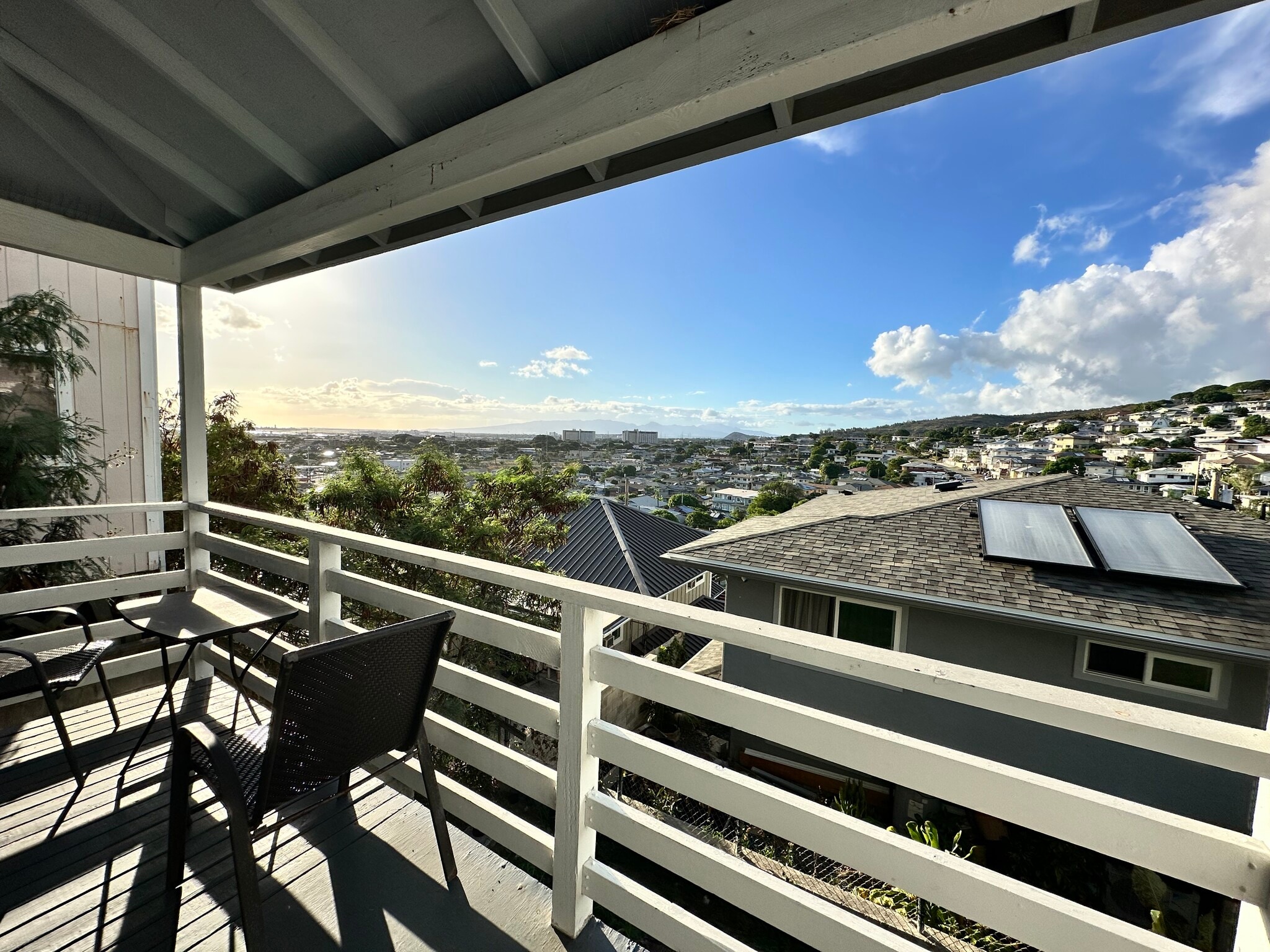 Amazing view in quiet neighborhood - 1910 Naio St