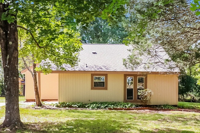 Building Photo - 6009 Falstaff Dr