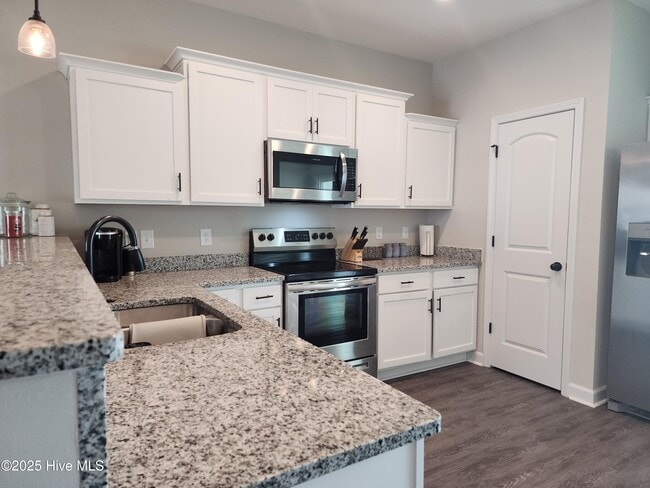 Building Photo - 76 Catalina Cir