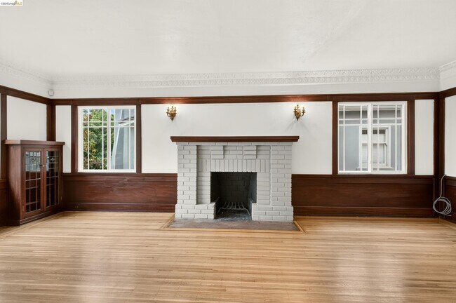 Building Photo - 846 Mandana Blvd