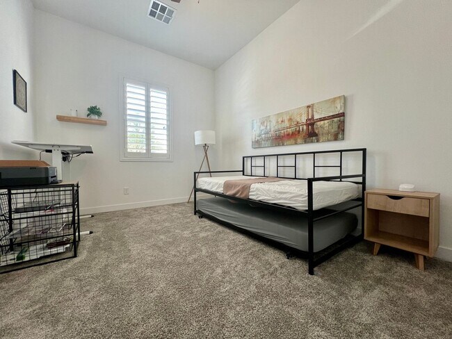 Building Photo - Immaculate 3 Bedroom Furnished Smart Home in Lake Las Vegas – A Tranquil Desert Oasis