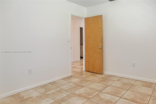 Building Photo - 11521 SW 109th Rd