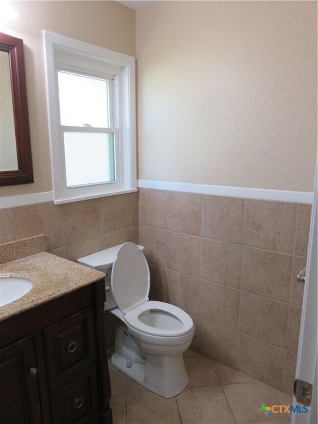 Building Photo - 1339 Mockingbird Ln