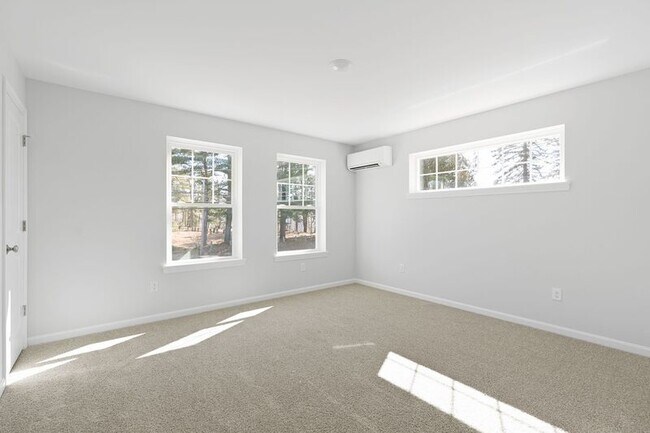 Building Photo - 17 Legacy Ln