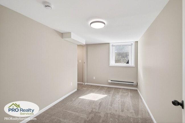 Building Photo - Recently Remodeled 4 Bedroom House