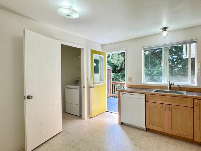 Building Photo - 77X Four-Plex