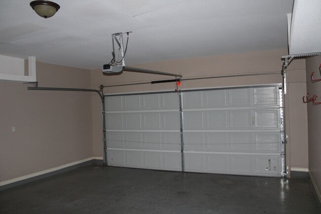 Building Photo - 3155 Spring Willow