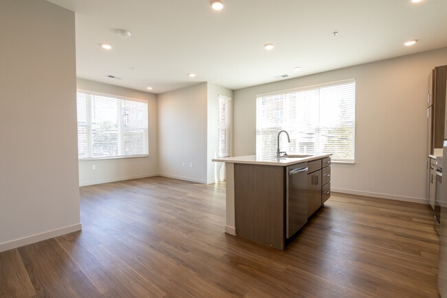 Building Photo - Glendora Flats