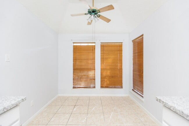 Building Photo - 1614 Glacier Blue Dr