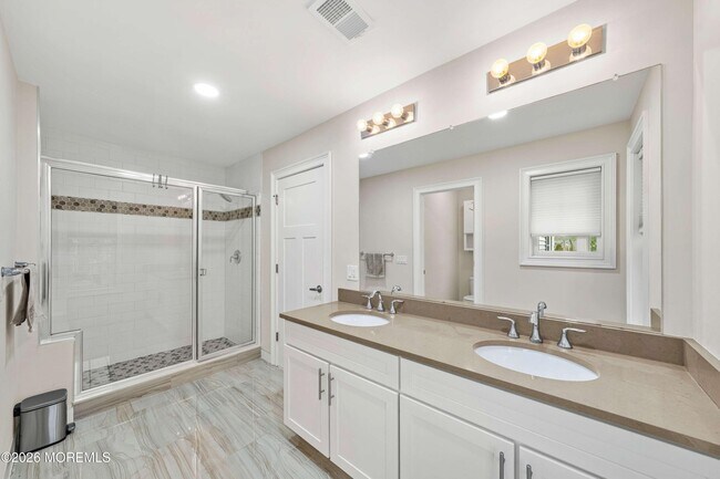 Building Photo - 2 Gonzalez Dr