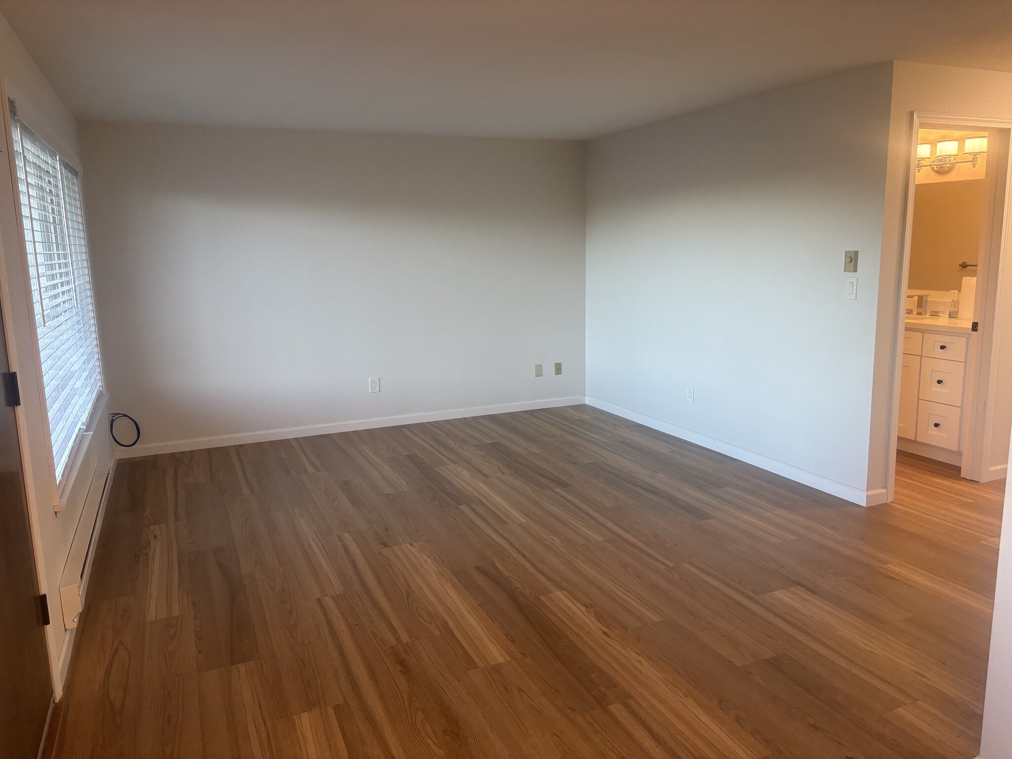 Building Photo - 7409 Hill Ave