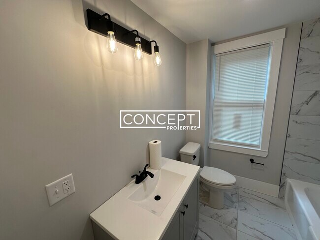 Building Photo - 118 Marginal St