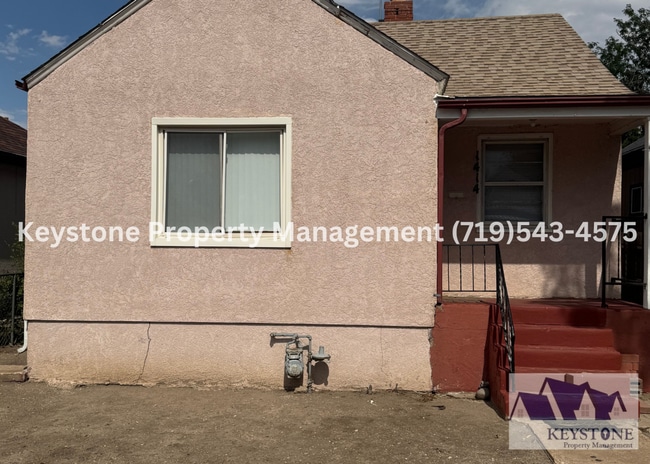 Primary Photo - Centrally Located - 3 Bedroom/1.5 Bath Hou...