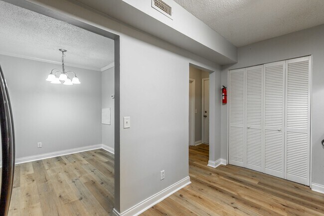 Building Photo - 6874 Beulah Dr