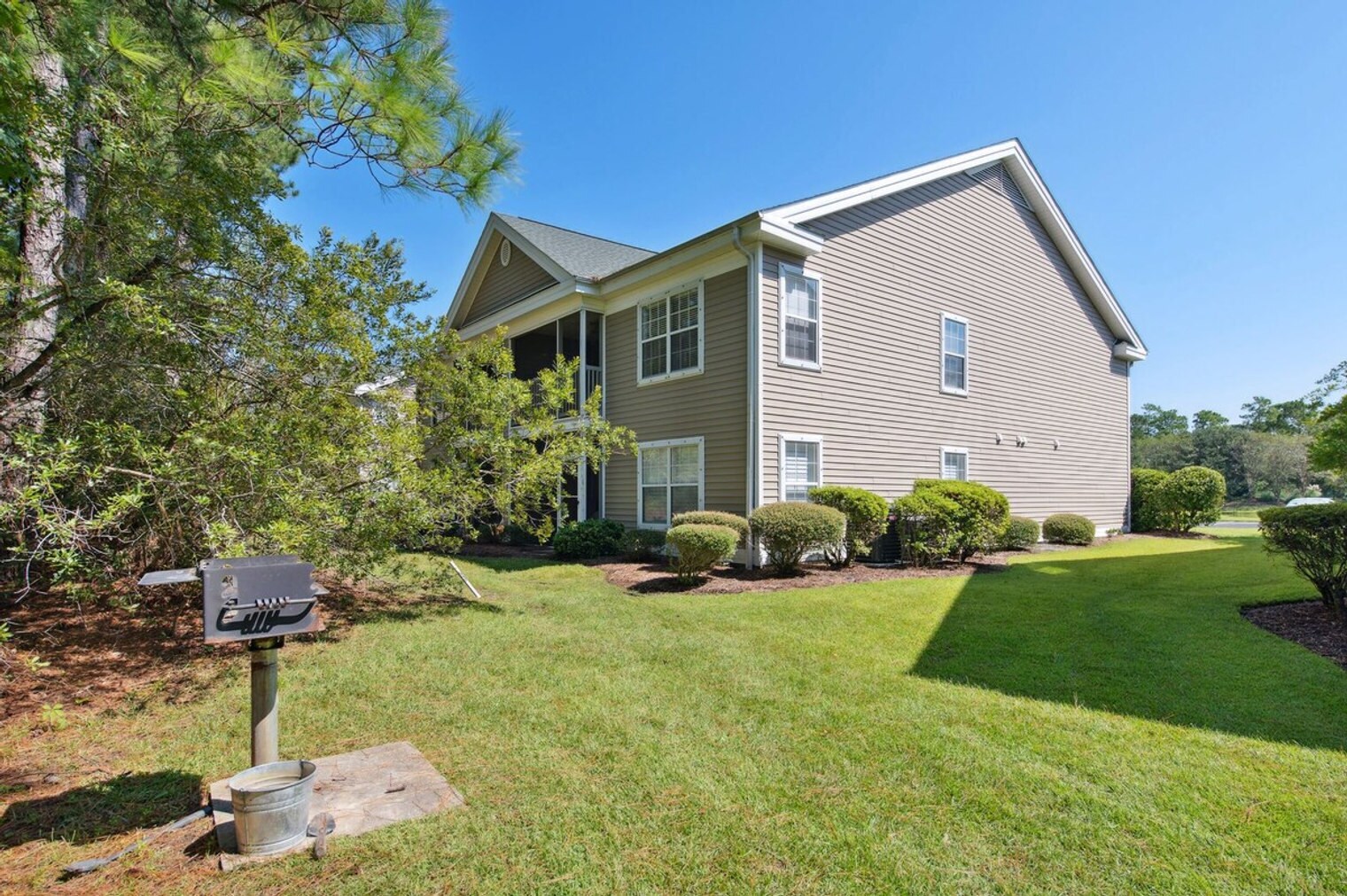 Building Photo - 1071 Blue Stem Dr