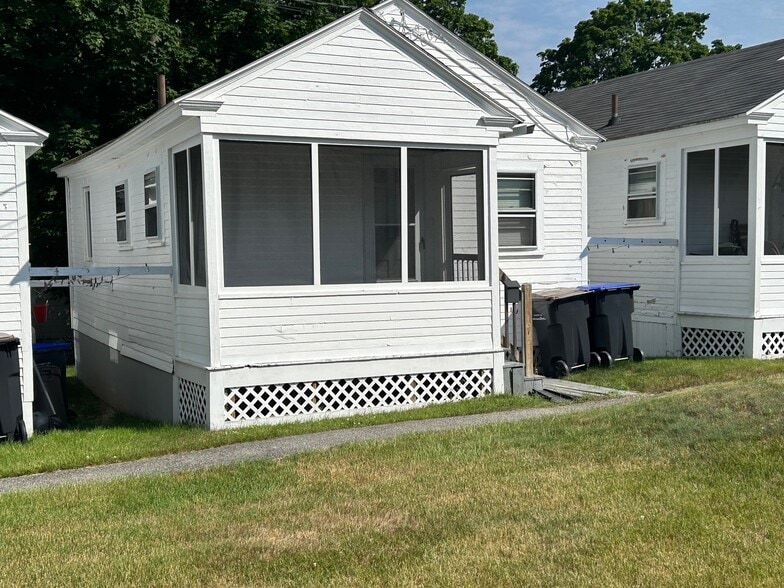 Building Photo - 31 W Old Orchard Ave