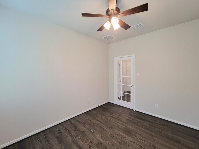 Building Photo - 10423 Astor Pt Trl