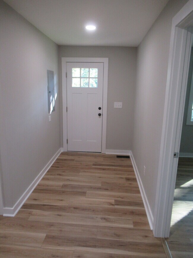 Building Photo - Spacious, Move-In Ready Rental with Modern Updates on the West Side of Lincolnton!