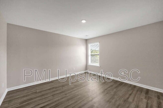 Building Photo - 207 Bridlewood Ln