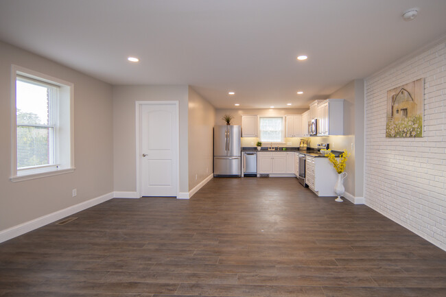 Building Photo - 6508 Sharpsburg Pike