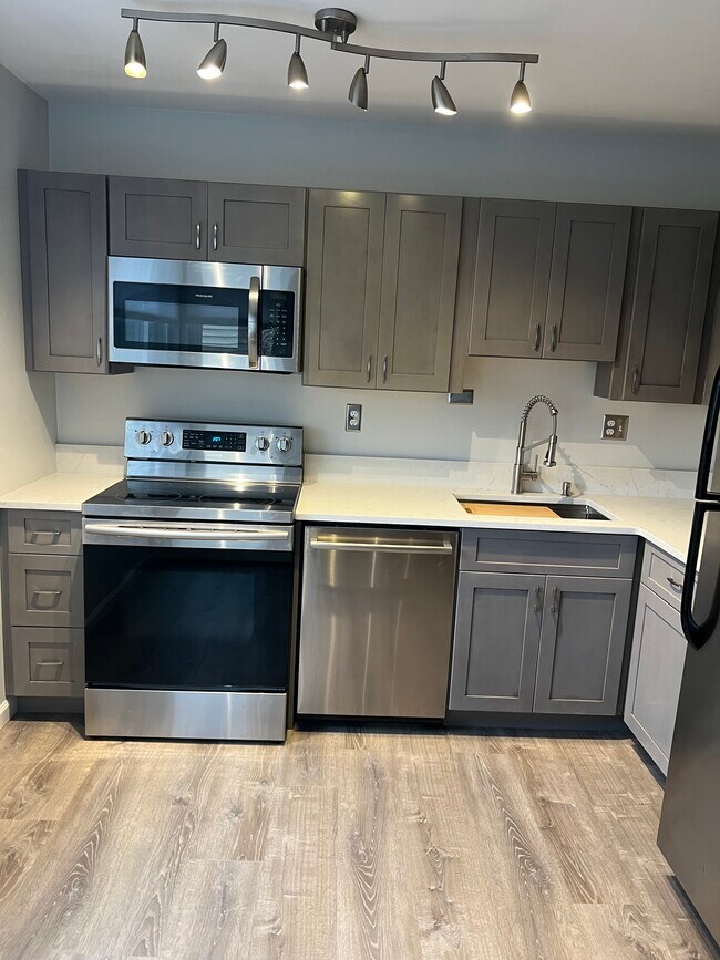 Building Photo - 5 Woodland Trail