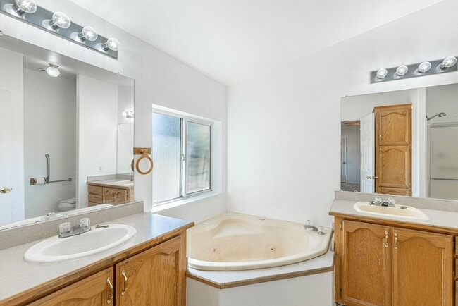 Building Photo - TENTATIVELY RENTED Rare Home, 3 Bedrooms, 2 Bathrooms, Rural Setting