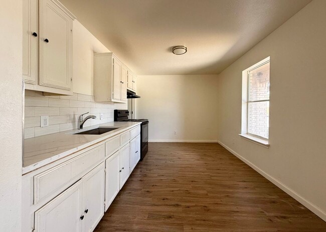 Building Photo - Sky Harbor 3 Bdrm 1 Bath Home