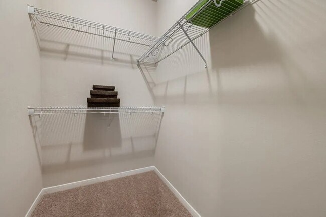 Building Photo - Elevated Comfort with Move-In Savings!
