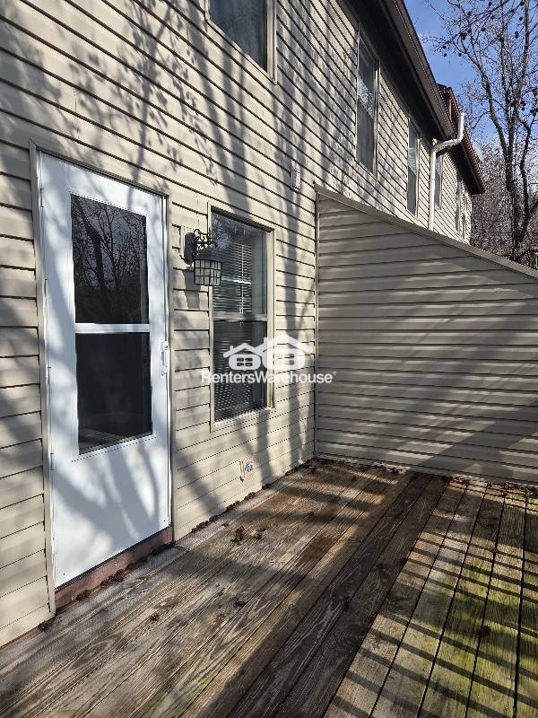 Building Photo - 935 Quail Meadows Ct