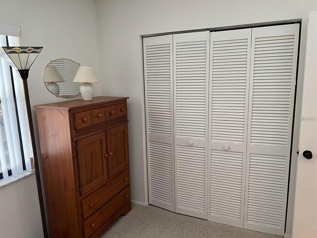 Building Photo - 333 Woodlake Wynde