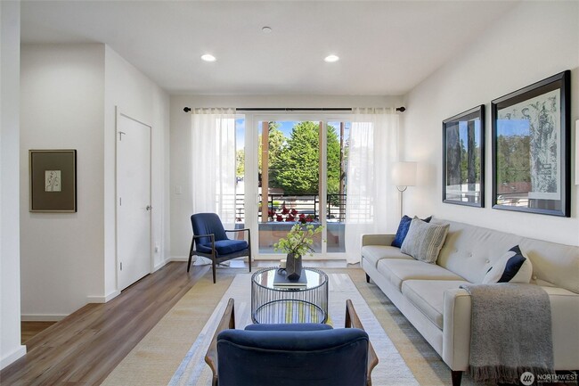 Building Photo - 2Bd/2Ba Seattle Townhouse