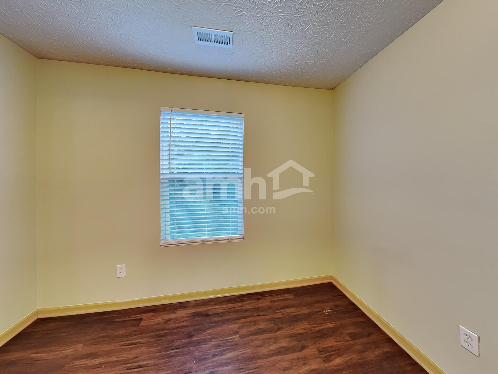 Building Photo - 7525 Hemrich Dr