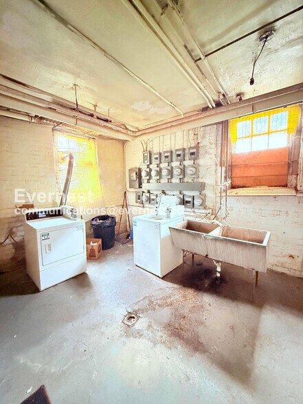 Building Photo - 4203 Cortland St