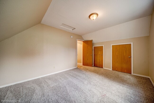 Building Photo - 104 N Colville Rd