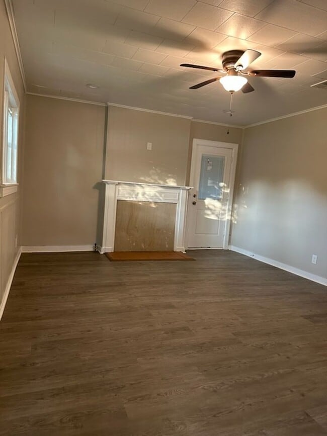 Building Photo - 1114 Commerce- House **COMING SOON**