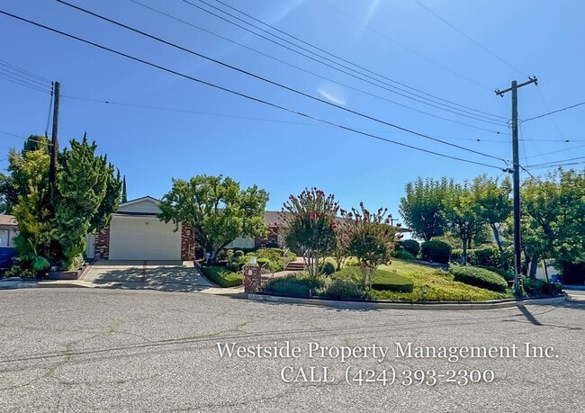 Building Photo - 16951 Ivadel Pl