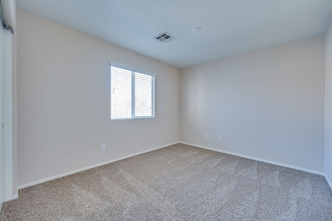 Building Photo - NW!! POOL!!!! GATED!!! Com. Park!!! Low Maintenance desert landscape front Yard. New Carpet!! Ups...