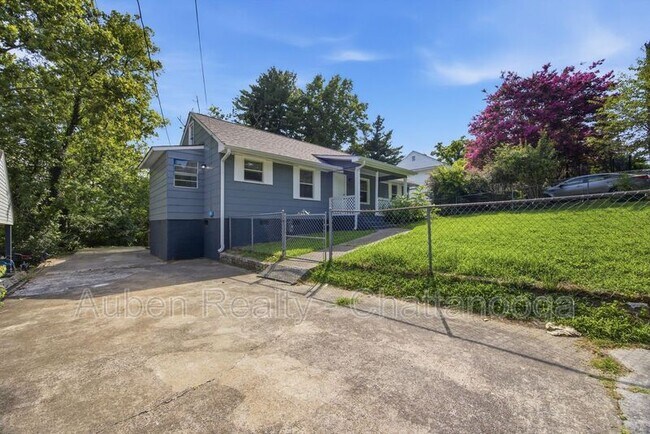 Building Photo - 3826 Kingwood Cir