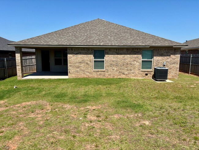 Building Photo - Wonderful 3 Bed 2 Bath Home in Norman
