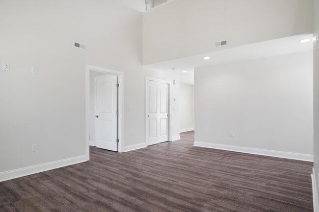 Building Photo - 455 Skylar Dr