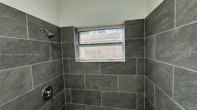 Building Photo - 1849 Dewey St