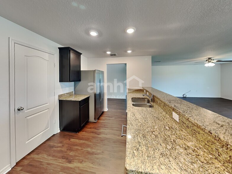 Building Photo - 812 Chatham Walk Dr