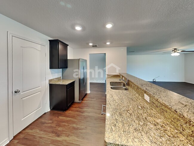 Building Photo - 812 Chatham Walk Dr