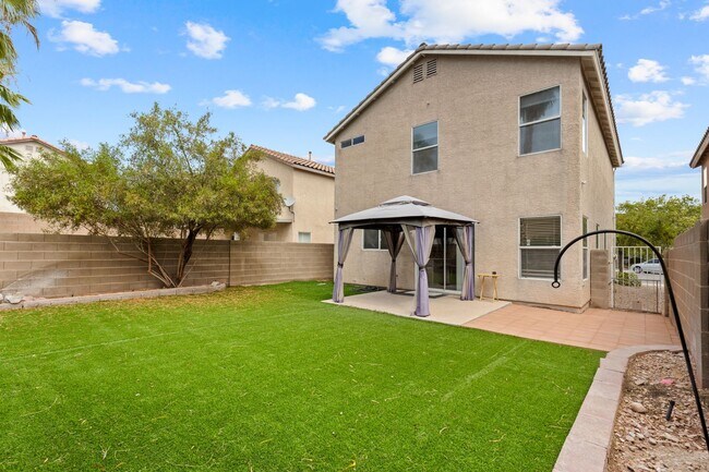 Building Photo - Cozy Furnished 3bed 3bath l Near Southern Highlands
